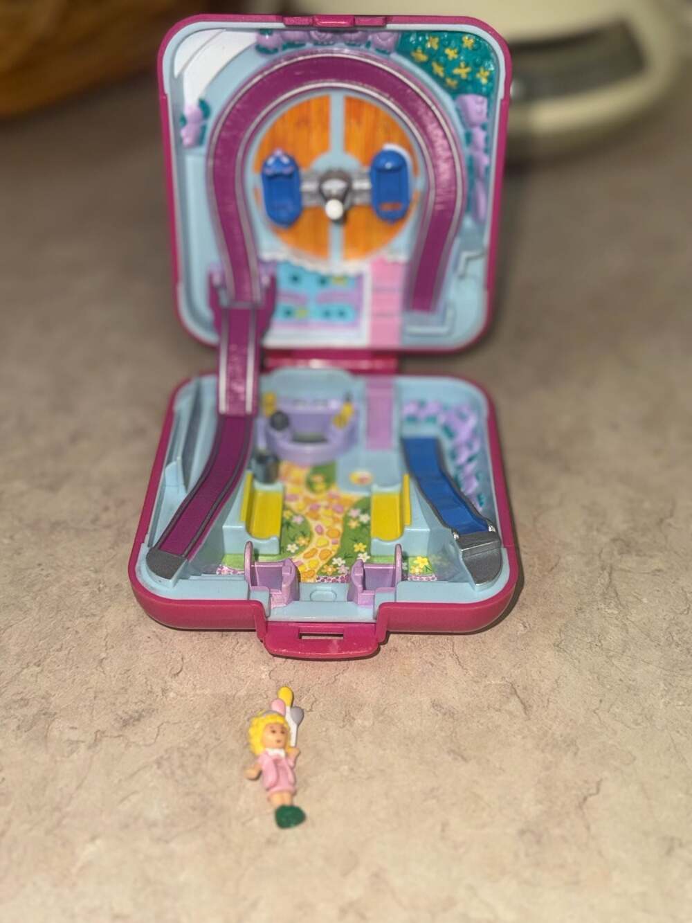 Polly Pocket Vintage 1989 Polly World with figure